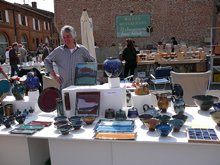 Michel Perfetti et ses grès émaillés au marché de potiers de Giroussens, Tarn